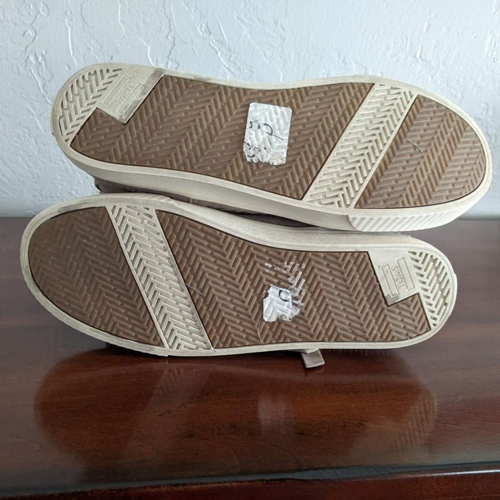 TOMS Vista Suede Boots in Desert Taupe - Picture 12 of 13